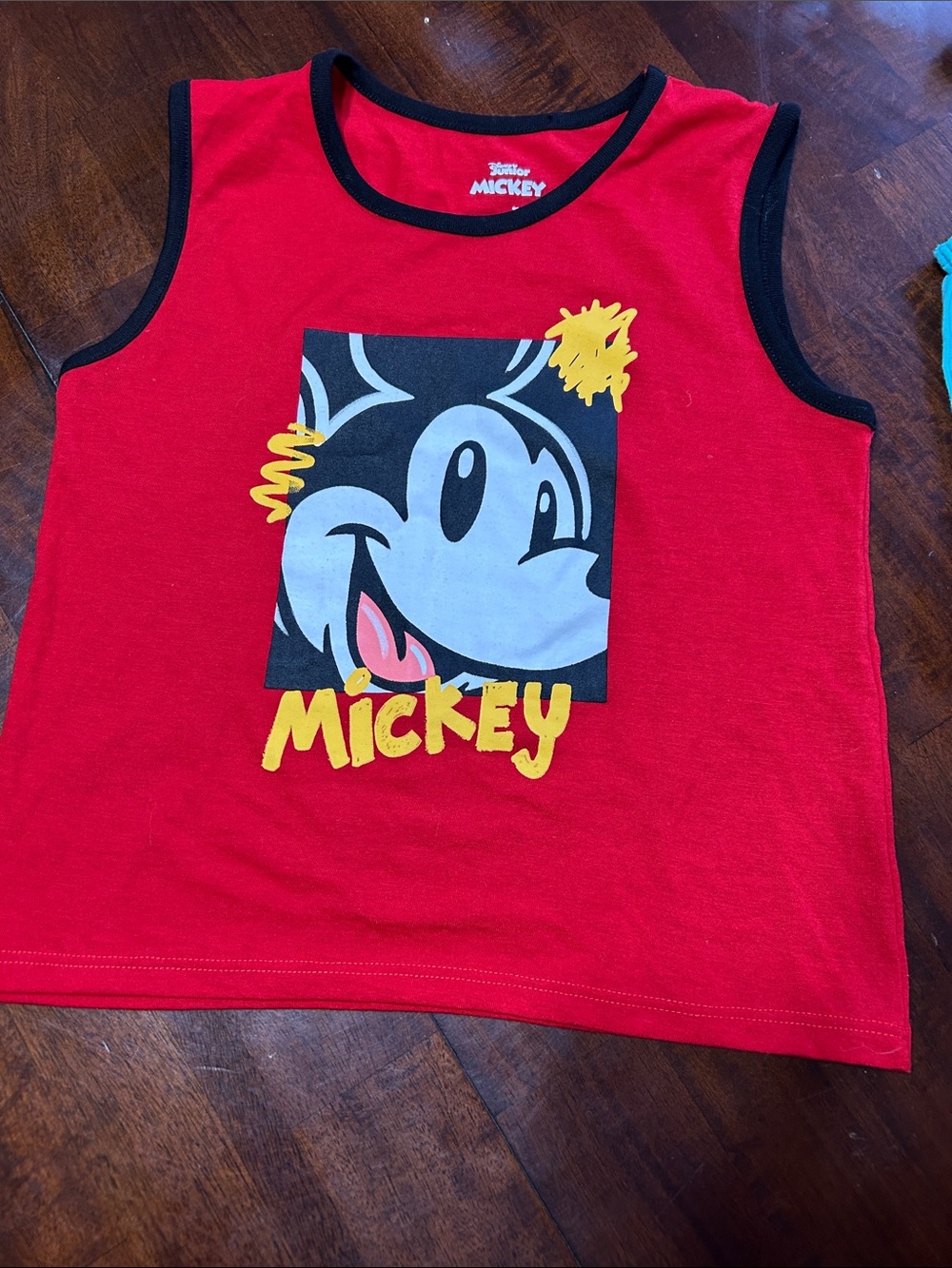 Boys Bundle of 2 Tank Tops NWOT 5/6 & XS (4/5) Disney Junior Cat & Jack - Picture 2 of 11